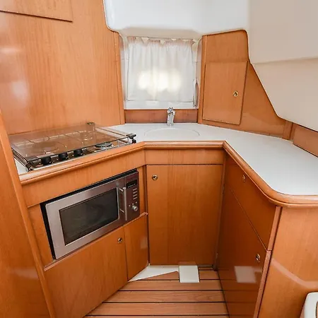 Yate 32 Pies Jeanneau * Σίτζες
